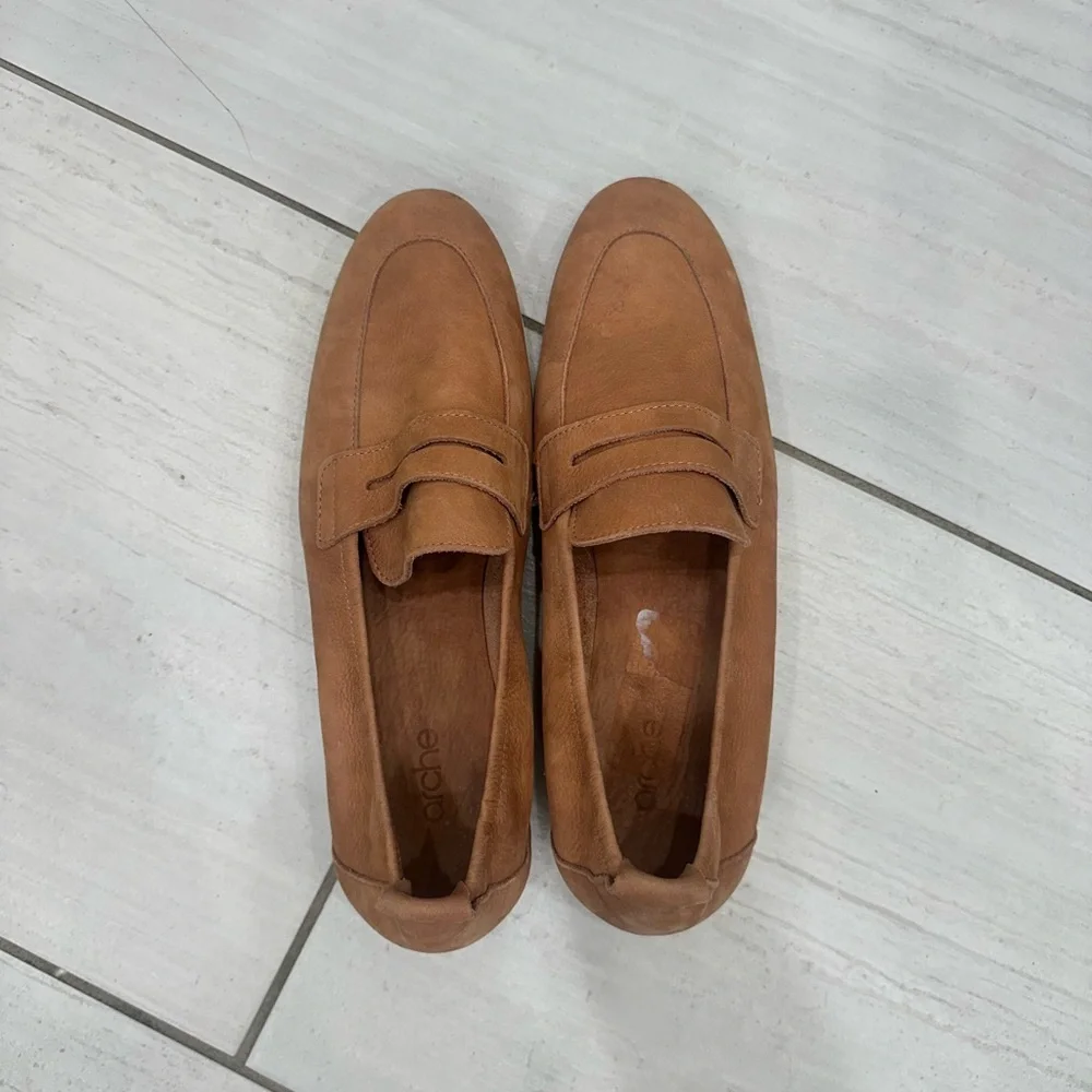 Arche Women’s Tan Loafers - Picture 1 of 11